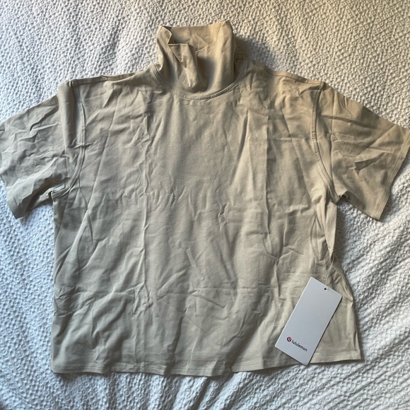 NWT Lululemon Relaxed-Fit Cotton-blend turtleneck tee - Picture 4 of 5